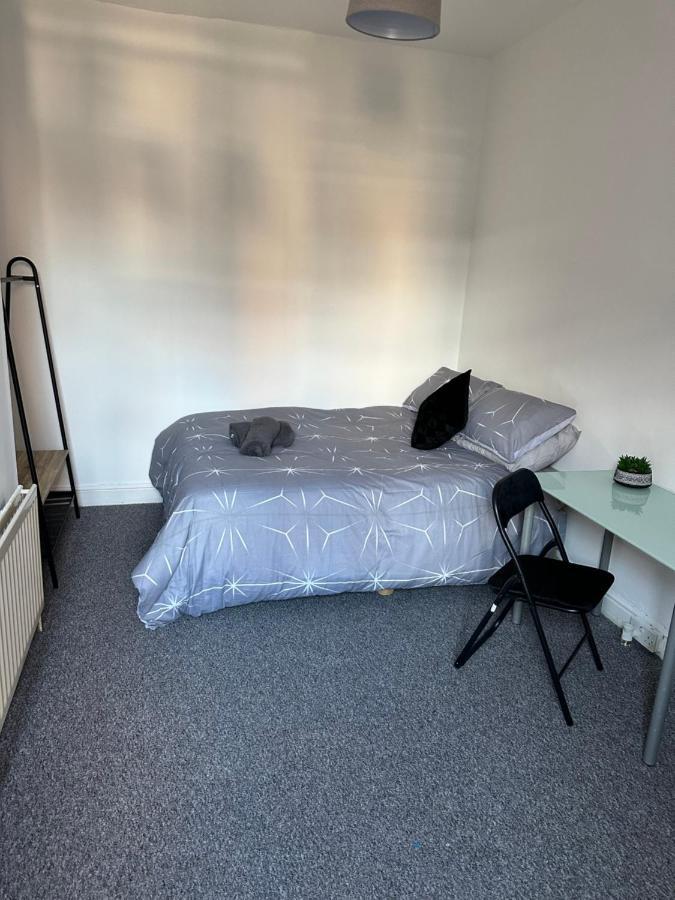 Tiye Estates Short Stay Stoke-on-Trent Exterior foto