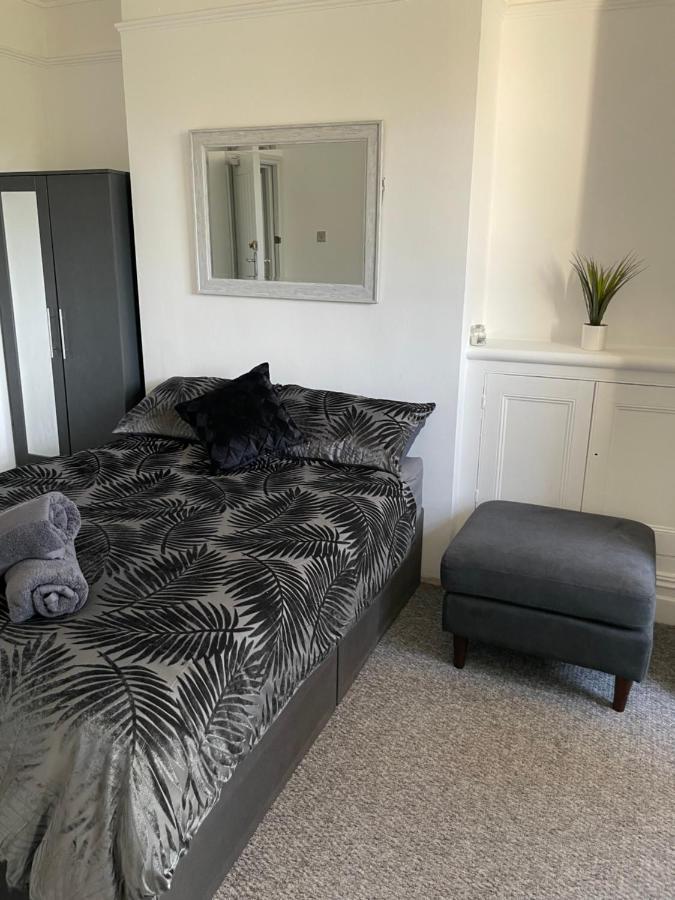 Tiye Estates Short Stay Stoke-on-Trent Exterior foto